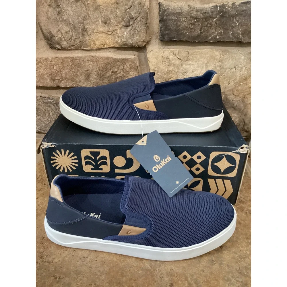 OluKai Lae'ahi Nui Mens 9.5 Trench Blue Tan Mesh Leather Slip On Sneakers New